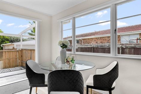 Photo of property in 77 Dale Crescent, Pakuranga, Auckland, 2010