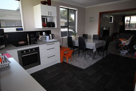 Photo of property in 12 Raglan Avenue, Cloverlea, Palmerston North, 4412