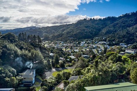 Photo of property in 34 Ngahere Street, Stokes Valley, Lower Hutt, 5019