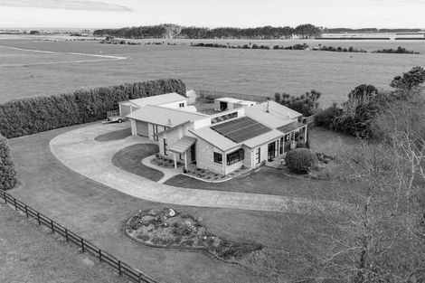 Photo of property in 2227 Skeet Road, Auroa, Hawera, 4678