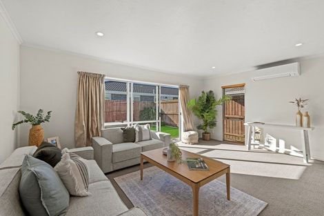 Photo of property in 2/78 Inwoods Road, Parklands, Christchurch, 8083