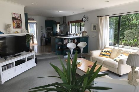 Photo of property in 14 Petrel Lane, Whitby, Porirua, 5024