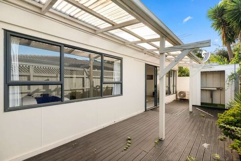 Photo of property in 2/11 Overton Road, Papatoetoe, Auckland, 2025