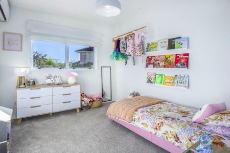 Photo of property in 1 The Spinney, Titahi Bay, Porirua, 5022