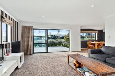 Photo of property in 62 Kenrigg Road, Kinloch, Taupo, 3377