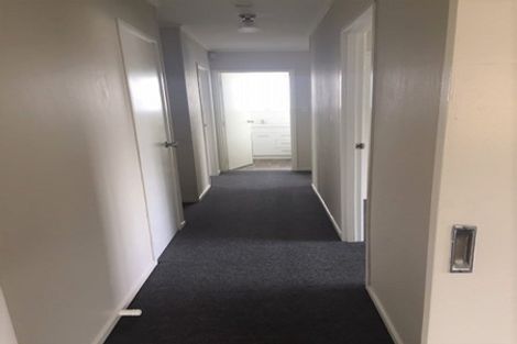 Photo of property in 9 Shale Avenue, Massey, Auckland, 0614