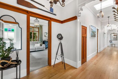 Photo of property in 23 Ewen Alison Avenue, Devonport, Auckland, 0624