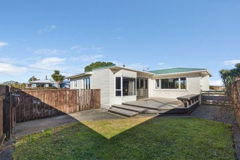 Photo of property in 15 York Crescent, Westown, New Plymouth, 4310