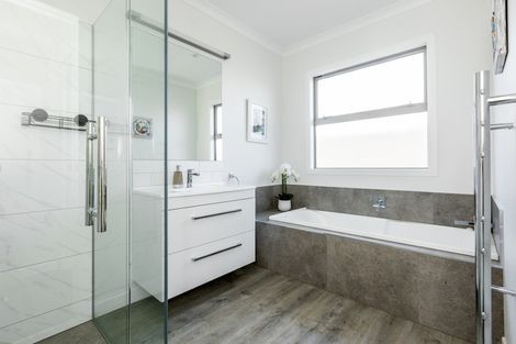 Photo of property in 44 Whakatomo Place, Havelock North, 4130