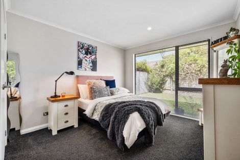 Photo of property in 3 Saint Heliers Grove, Fitzherbert, Palmerston North, 4410