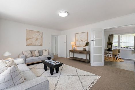 Photo of property in 4 Link Road, Newlands, Wellington, 6037