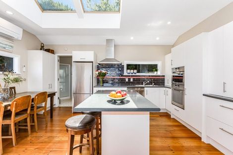 Photo of property in 33a Nevay Road, Miramar, Wellington, 6022