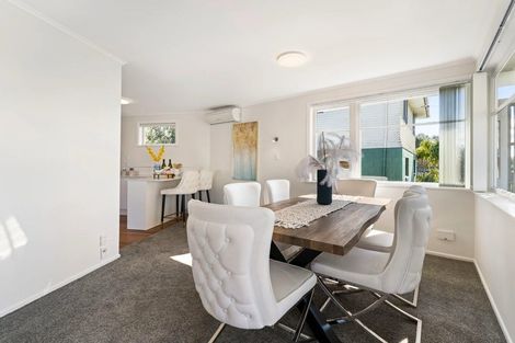 Photo of property in 24 Hill Crescent, Papakura, 2110