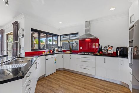 Photo of property in 54 Corinth Grove, Papamoa Beach, Papamoa, 3118