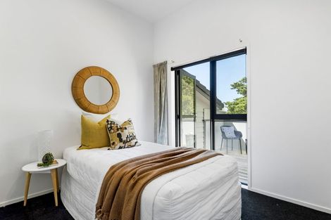 Photo of property in 15 Seagate Place, Red Beach, 0932