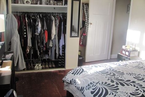 Photo of property in 50 Mana Esplanade, Paremata, Porirua, 5026