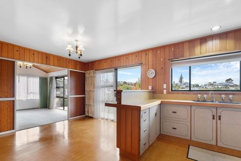 Photo of property in 29 Omokoroa Road, Omokoroa, 3114