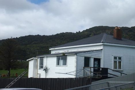 Photo of property in 74 Turumaha Street, Greymouth, 7805