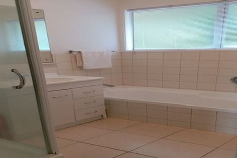 Photo of property in 11 Babington Place, Torbay, Auckland, 0630