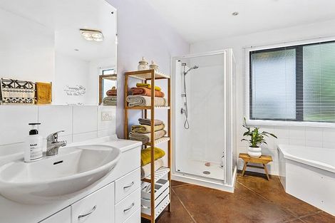 Photo of property in 3 Marua Palm Grove, Timberlea, Upper Hutt, 5018