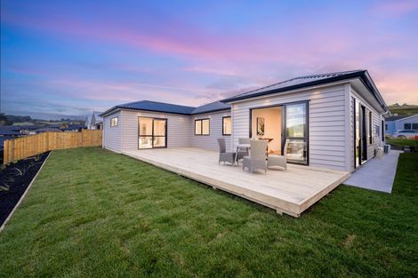 Photo of property in 7 Awa Avenue, Helensville, 0800