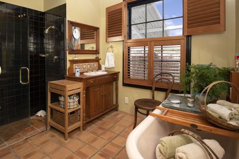 Photo of property in 159 Bleakhouse Road, Mellons Bay, Auckland, 2014