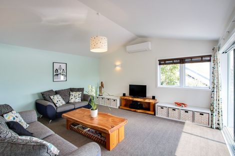 Photo of property in 23 Awarua Crescent, Havelock North, 4130