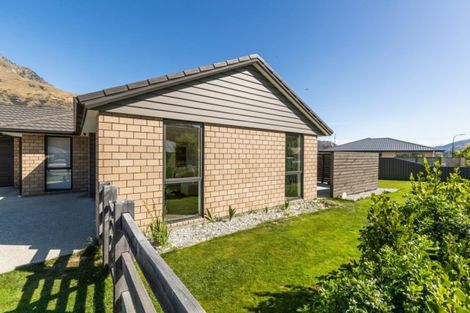 Photo of property in 4 Banbury Terrace, Lower Shotover, Queenstown, 9304