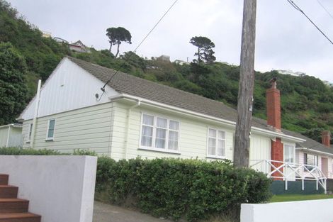 Photo of property in 312 Queens Drive, Lyall Bay, Wellington, 6022