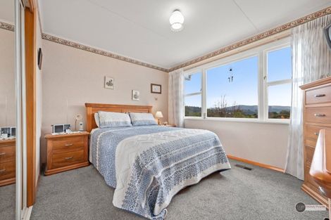 Photo of property in 37 Dalton Grove, Stokes Valley, Lower Hutt, 5019