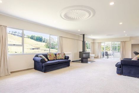 Photo of property in 208 Adelaide Road, Dannevirke, 4930