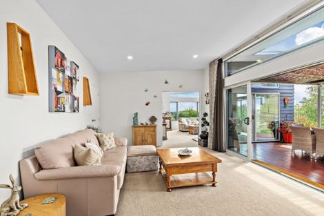 Photo of property in 62 Mccallum Drive, Sandspit, Warkworth, 0982