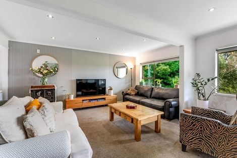 Photo of property in 1/1 Sharon Road, Waiake, Auckland, 0630