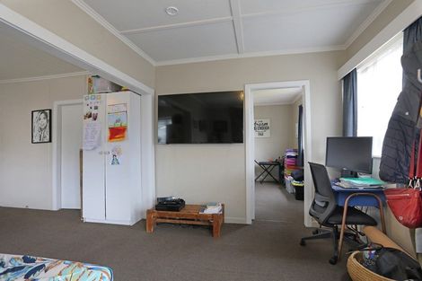 Photo of property in 18 Robert Street, Marton, 4710