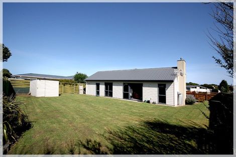 Photo of property in 4 Low Avenue, Foxton Beach, Foxton, 4815