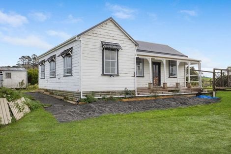 Photo of property in 2634 Mountain Road, Tariki, Stratford, 4394