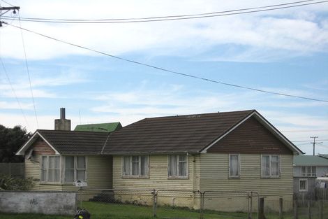 Photo of property in 43 Ruapehu Street, Castlecliff, Whanganui, 4501