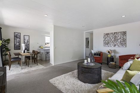 Photo of property in 12 Orewa Heights Crescent, Orewa, 0931