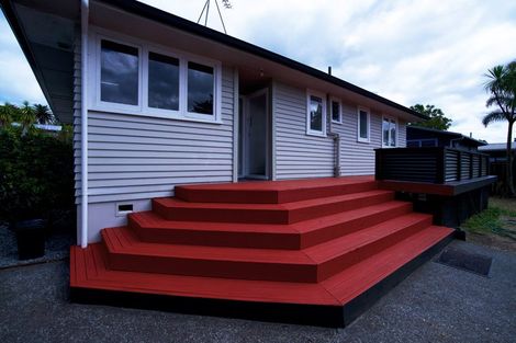 Photo of property in 12 Lucinda Place, Glen Eden, Auckland, 0602