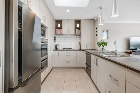 Photo of property in 31a Ocean View Road, Hatfields Beach, Orewa, 0931