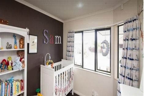 Photo of property in 4 Dryden Court, Kelvin Grove, Palmerston North, 4414