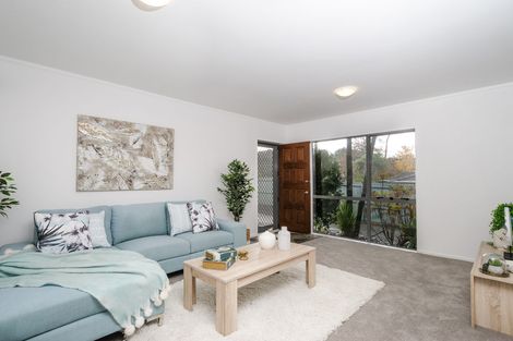 Photo of property in 76 Birdwood Road, Swanson, Auckland, 0612