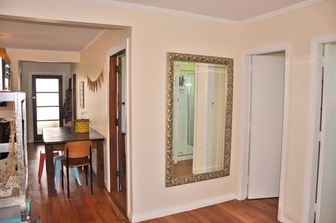 Photo of property in 23 Cumberland Street, Leigh, 0985