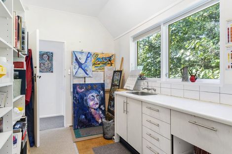 Photo of property in 385a Karori Road, Karori, Wellington, 6012