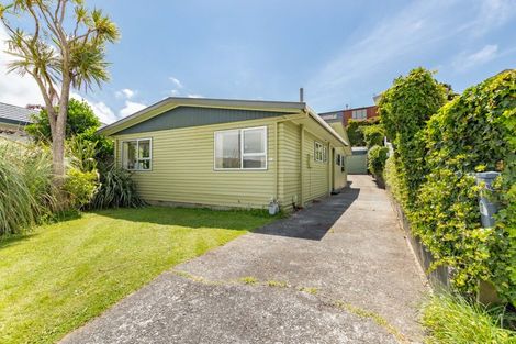 Photo of property in 78 Stewart Drive, Newlands, Wellington, 6037