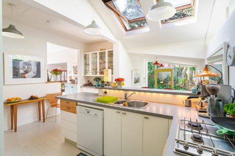 Photo of property in 121 Wellington Road, Paekakariki, 5034