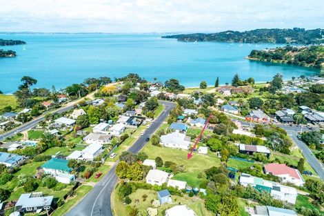 Photo of property in 9 Alison Road, Surfdale, Waiheke Island, 1081