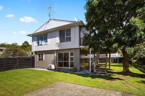 Photo of property in 17 Balliol Drive, Tawa, Wellington, 5028