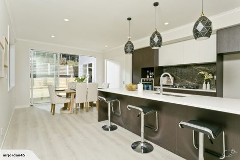 Photo of property in 12 Barrique Road, Kumeu, 0810