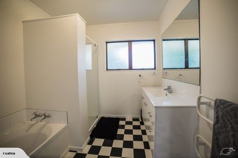 Photo of property in 5 Linda Place, Saint Johns Hill, Whanganui, 4501